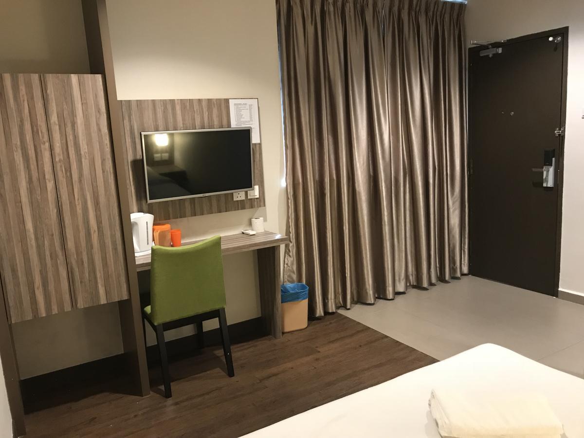 Victory Hotel Johor Bahru Exterior photo